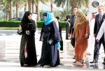 Враг Ислама Герт Вилдерс обрушился с нападками на королеву Беатрикс за ношение платка во время визита мечети в Абу-Даби