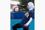 Команда надевает платки в поддержку своей подруги-мусульманки, которой не разрешили играть в хиджабе